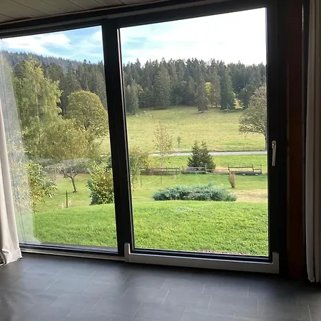 Les Savagnieres - Quarto em Acomodações Particulares Saint-Imier